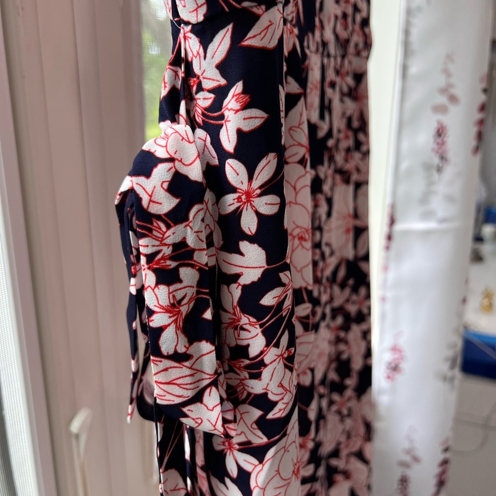 Banana Republic Pink Floral Dress on Navy - Picture 3 of 10